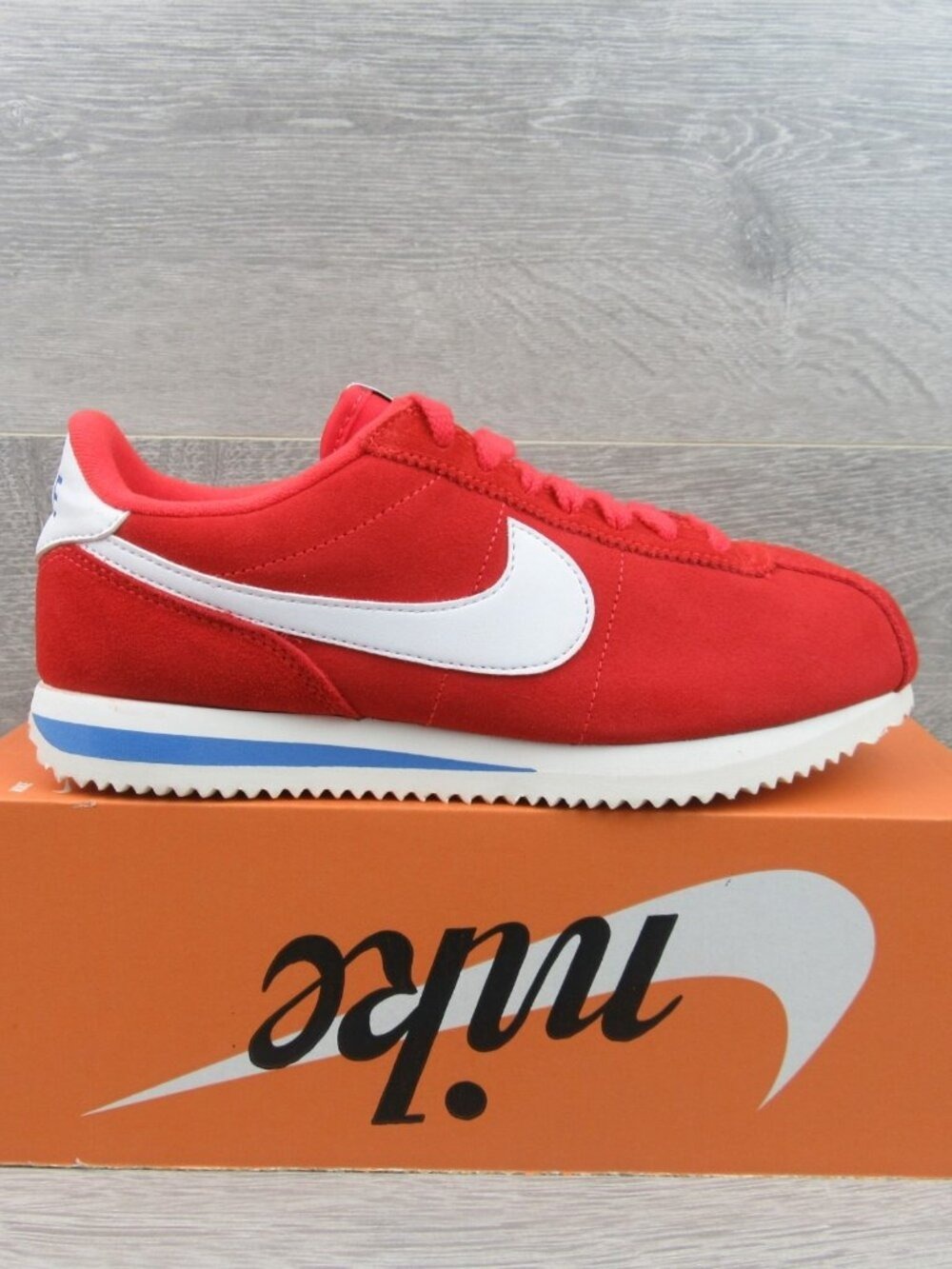 Nike Cortez Women's Size 7 Crimson Red Blue Sail White Sneakers NEW - Picture 2 of 13